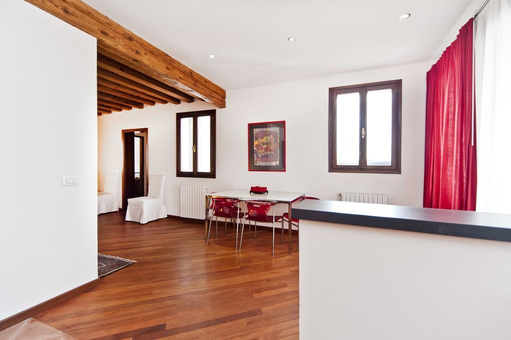 Elegant Terrace Apartment Near Piazza San Marco Last Floor No Lift Veneza Quarto foto