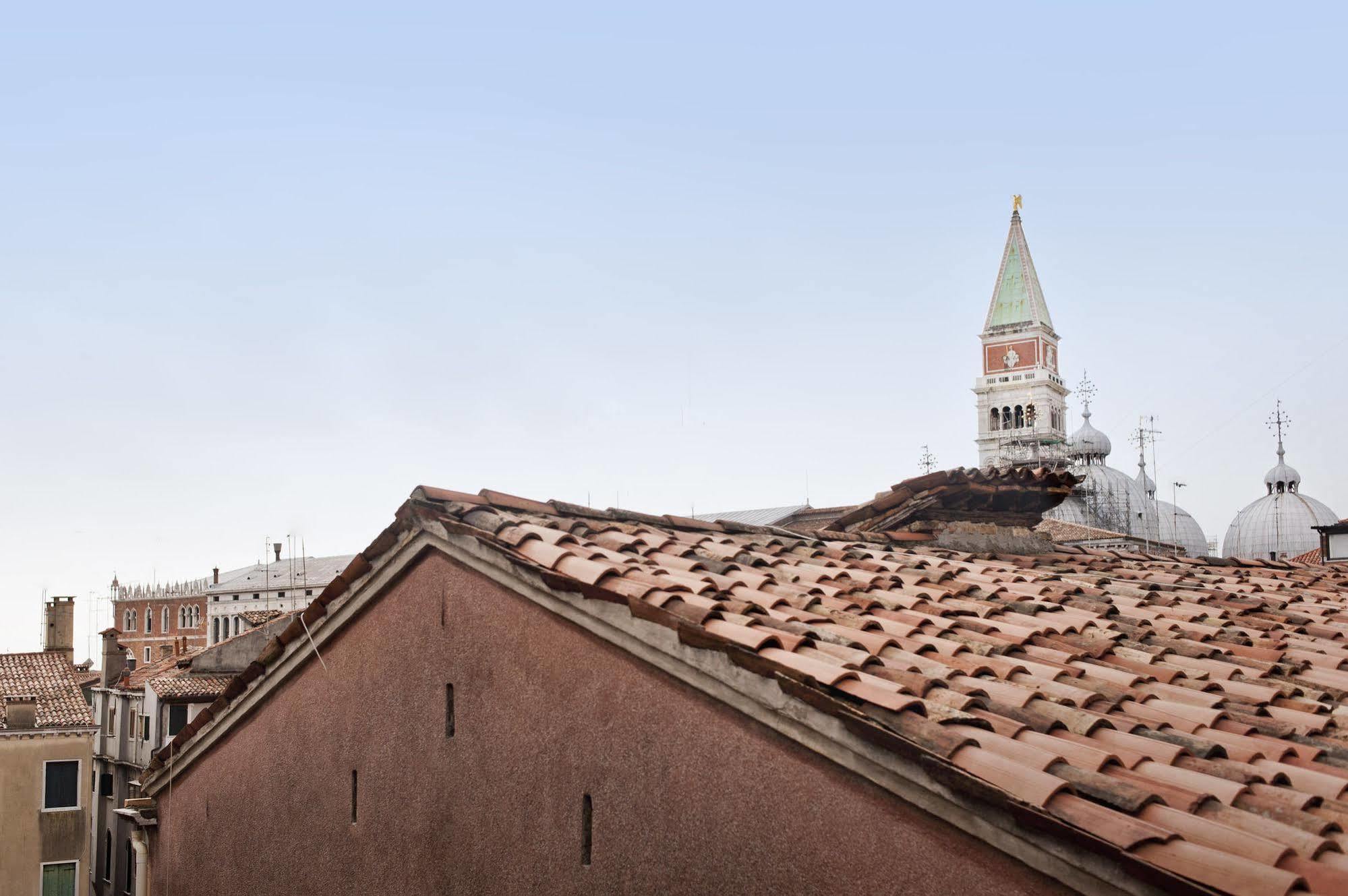 Elegant Terrace Apartment Near Piazza San Marco Last Floor No Lift Veneza Exterior foto